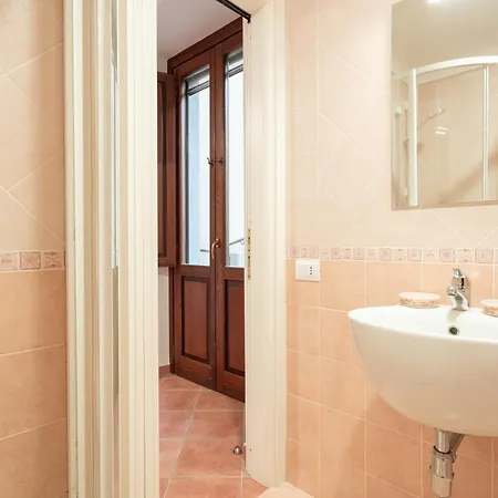 L'arco Nel Corso Κάλιαρι