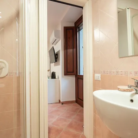 L'arco Nel Corso Κάλιαρι