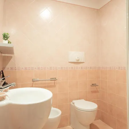 Πανσιόν L'arco Nel Corso Κάλιαρι