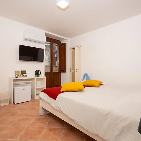 Πανσιόν L'arco Nel Corso 3*